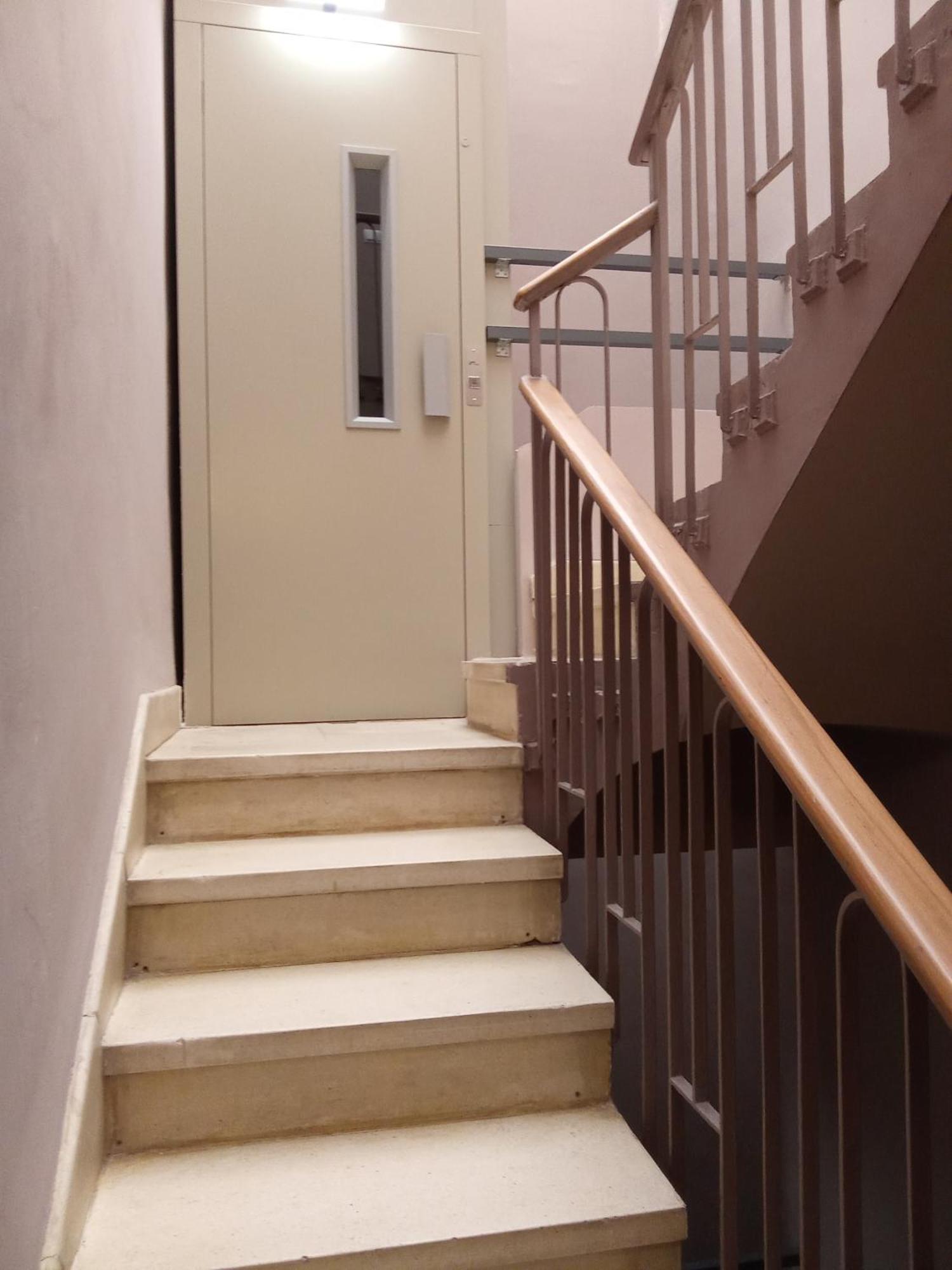 Apartamentos "Casa Mele" 2, Parking Privado Opcional Lerida Buitenkant foto