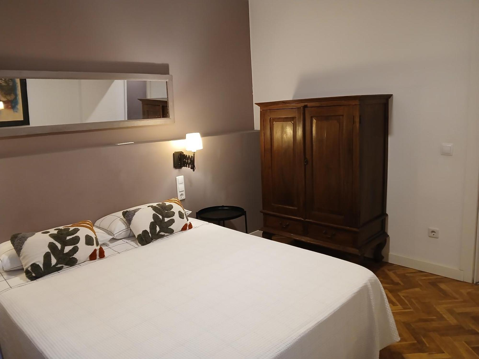 Apartamentos "Casa Mele" 2, Parking Privado Opcional Lerida Buitenkant foto